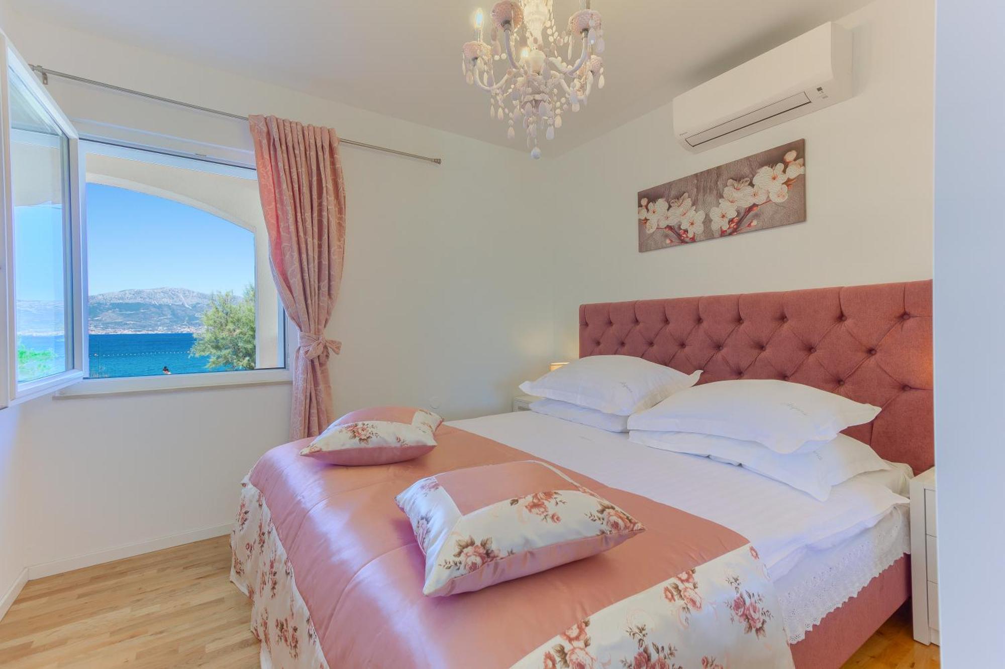 Villa Arijana -More สลาทิเน ภายนอก รูปภาพ