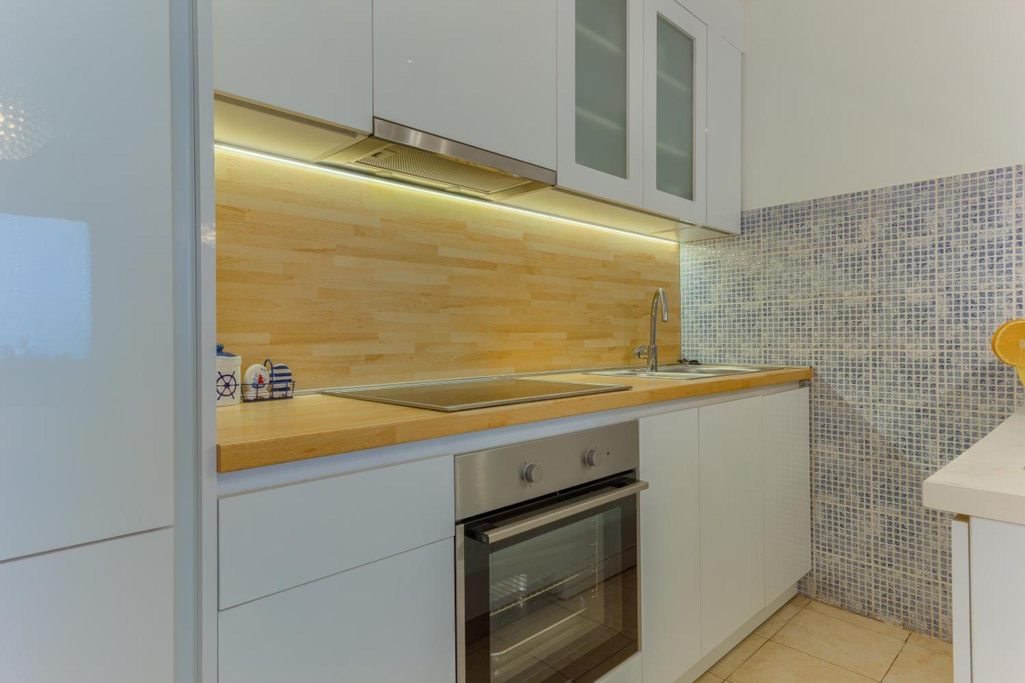 Villa Arijana -More สลาทิเน ภายนอก รูปภาพ